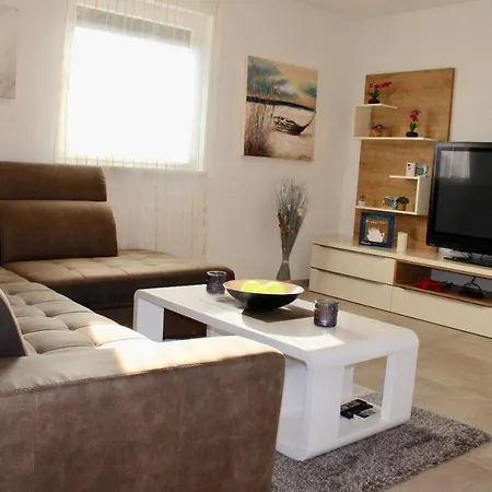 Apartman Robert *