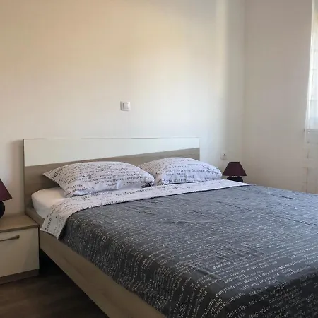Apartman Robert *